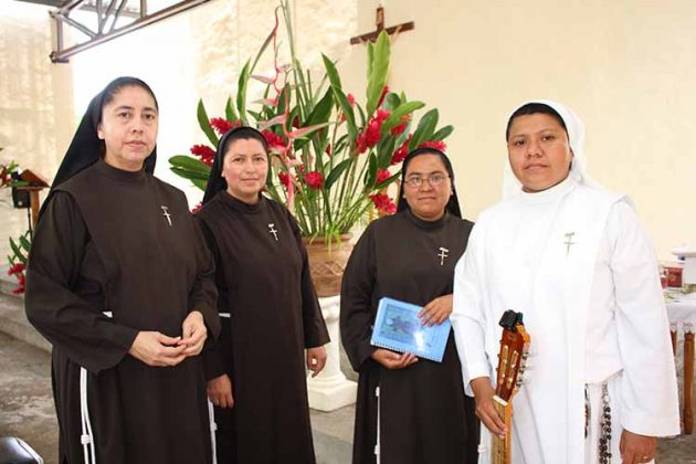 Hermana María Grajales, Hermana Leticia Torres, Hermana María Núñez, Hermana Reyna Alfaro.