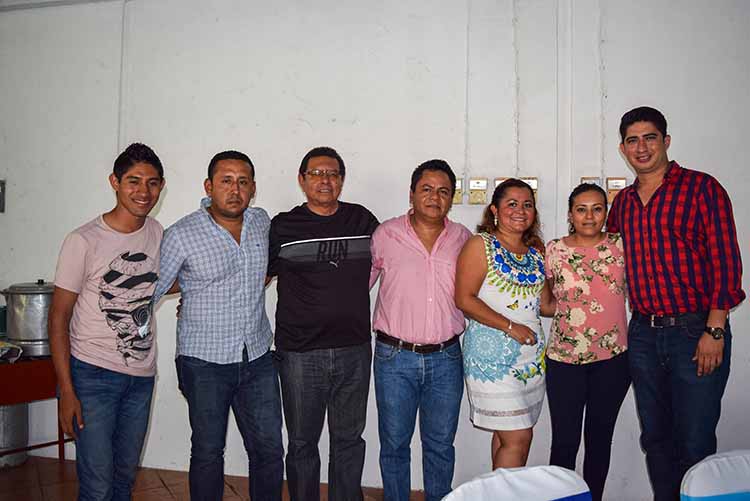 Raúl Flores, Jorge Moreno, Javier, Marco, Brenda, Aida Flores, Rogelio Marroquín. 