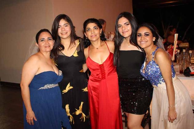 Selene de Leal, Lorena Contreras, Lulú de Espejel, Paola Contreras, Diana Sereno.