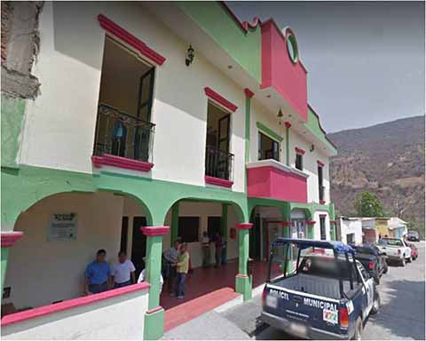 Ayuntamiento de Mazapa de Madero Retiene a Trabajadores de la CFE