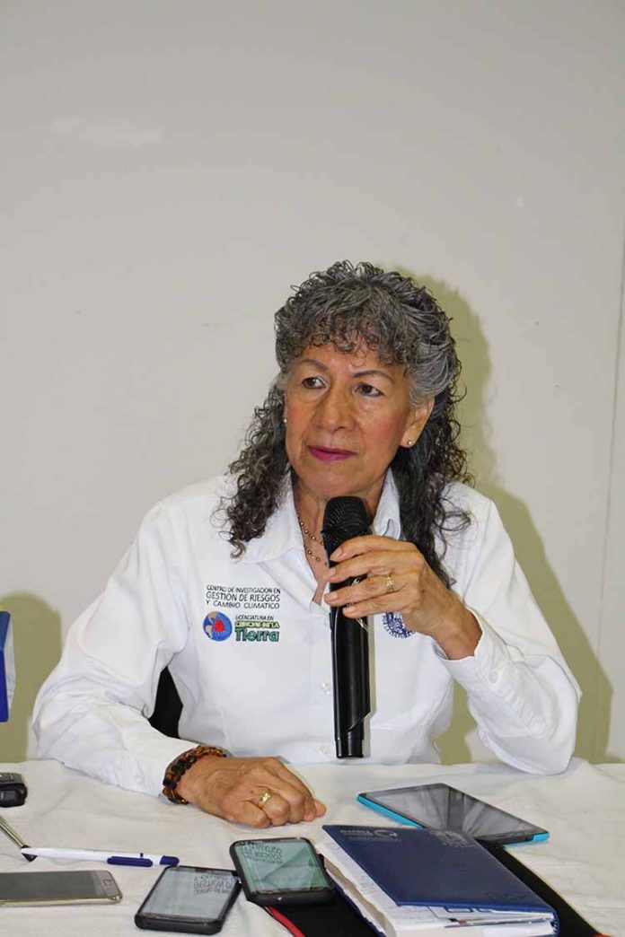Silvia Ramos, Directora del Instituto de Investigación de Gestión de Riegos de la UNICACH.
