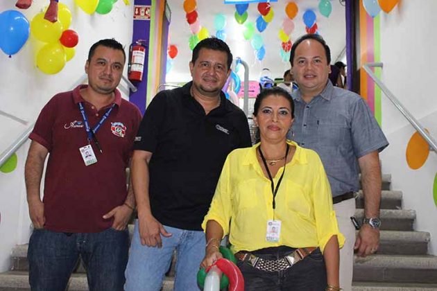 Adalberto Álvarez, Jorge Cruz, Clara Lara, Luis Gerardo. Supervisores de Ventas Loo.