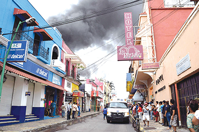 Voraz Incendio en Tiendas del Centro de Tapachula