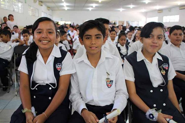 Julieta López, Leonardo Flores, Vanessa Maldonado.