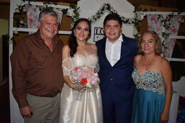 Felicitando al nuevo matrimonio Jorge Ruiz & Yolanda Esponda.