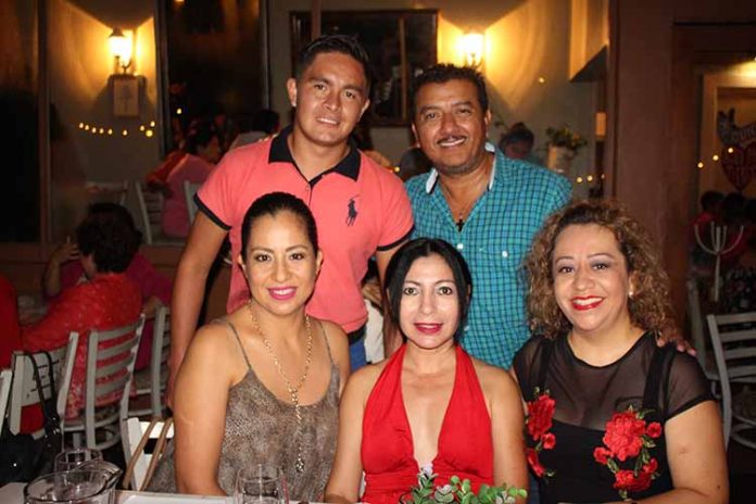 Liz Meza, Aracely Solares, Marycarmen Elorza, Carlos Moreno.
