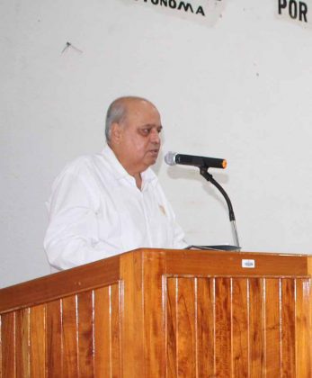 Carlos Eugenio Ruiz Hern&aacute;ndez, Rector de la UNACH, en la declaratoria de apertura del ciclo escolar.