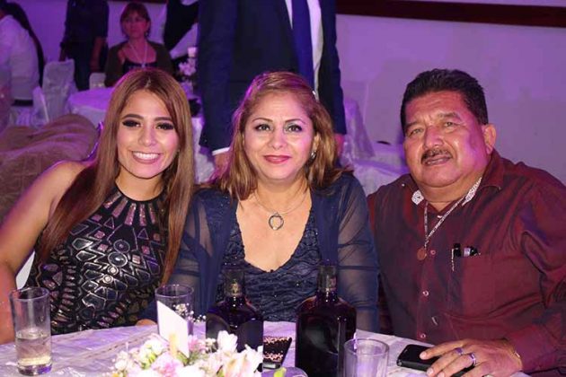 Daniela López, Martha Hernández, Miguel López.