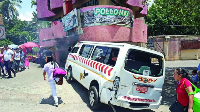 Chocó por Alcance Frente al IMSS