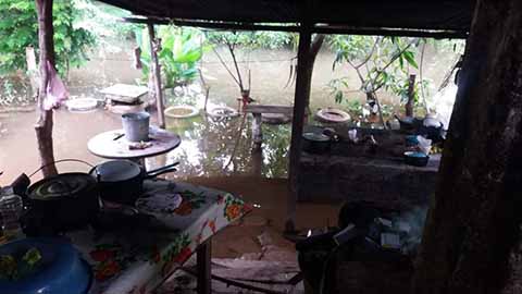 Continúan las Inundaciones en Huixtla