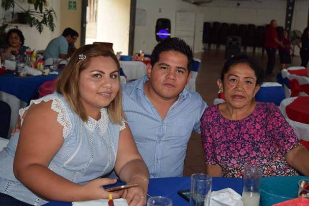 Lizbeth Ramos, Ernesto Coutiño, Carmelilta Hernández.