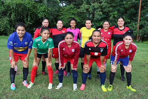 Bayer Girls Superó 4-0 a Gacelas