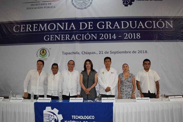 Presidieron este evento: Carlos L&oacute;pez, de la Subsecretar&iacute;a de Gobierno; Carlos D&iacute;az Salda&ntilde;a, presidente del Consejo de Vinculaci&oacute;n del ITT; Carlos L&oacute;pez, secretario General de la Delegaci&oacute;n Sindical ITT; Rosa Aide Dom&iacute;nguez, directora del ITT; Eduardo Campos, Secretar&iacute;o de Educaci&oacute;n del Estado; Sa&uacute;l Roblero, presidente del Consejo Estudiantil.