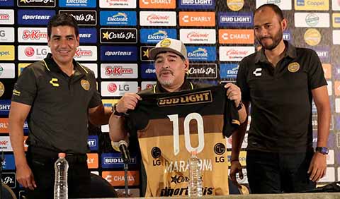 Maradona Técnico Oficial de “Dorados”