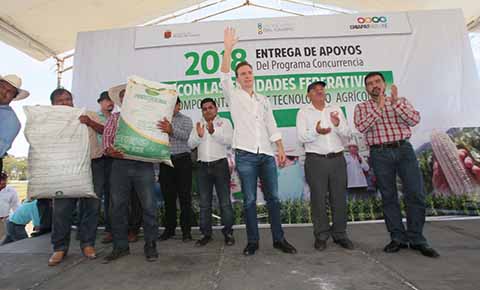 Entrega el gobernador Manuel Velasco paquetes de fertilizantes a más de 4 mil Productores de Las Margaritas.