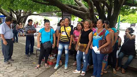 Protestan Madres de Familia por Falta de Niñera