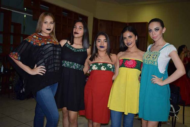 Mónica Bámaca, Yunuen Navarro, Michelle Alfaro, Aixa Mandujano, Nancy Ochoa, las bellas modelos que portaron lo mejor de "Casa Chiapaneca".