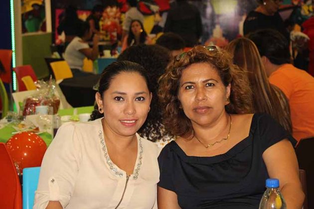 Yazm&iacute;n de la Rosa, Rafaela Alt&uacute;zar.