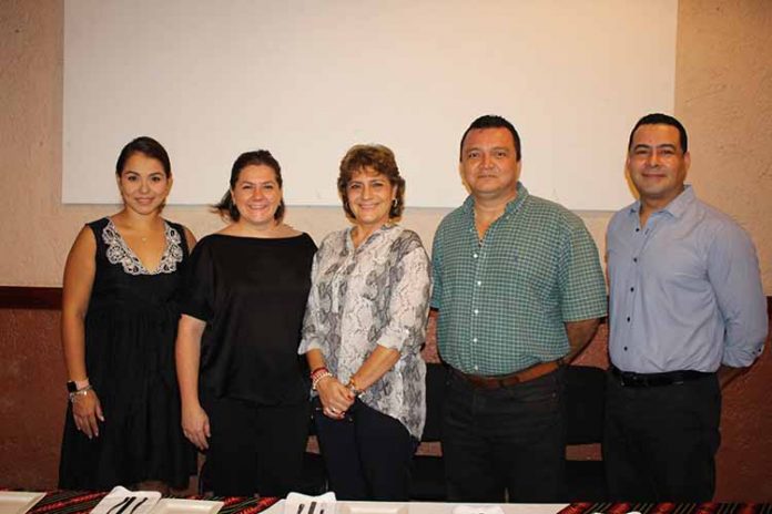 Ana María Solórzano, secretaria; AnaEneldaLuttmann, vicepresidenta; Martha Villaseñor, presidenta; Feliciano Reyna, vicepresidente; Jorge Elorza, tesorero.