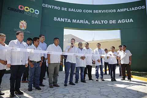 En Salto de agua, el gobernador Manuel Velasco inauguró el Centro de Salud con Servicios Ampliados, el cual cuenta con sala de expulsión, ultrasonido, rayos X y consultorios de distintas especialidades