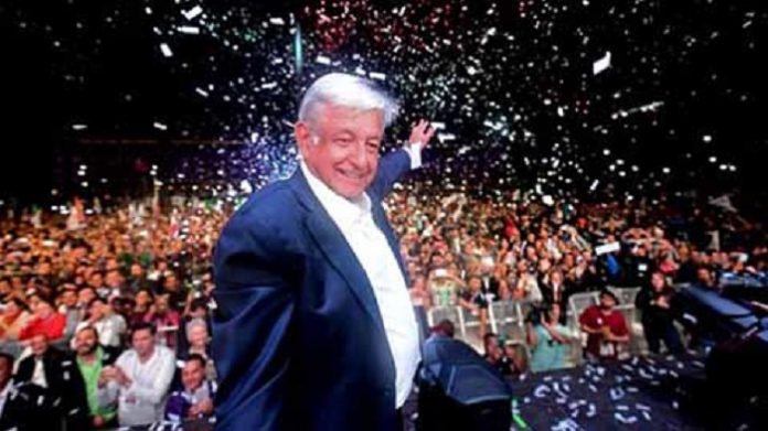 Más de un centenar de representantes de unos 50 países, entre los que habrá al menos 20 jefes de Estado y de Gobierno, acudirán a la ceremonia a la Ciudad de México en la que el presidente Enrique Peña Nieto cederá el poder a López Obrador.