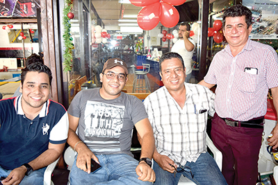 Irving Estrada, Carlos Noriega, Eric Estrada, Rudy López.