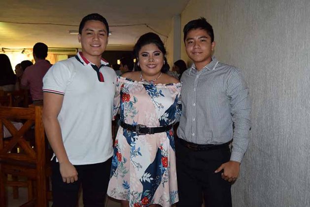 Michel Alcántara, Abril Palmer, Ángel Chang.