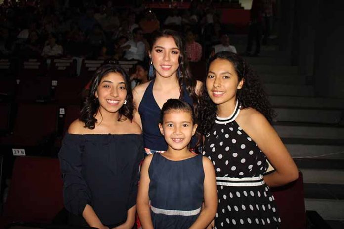 Camila Valencia, Camila Barrios, Astrid Coutiño, Mariana Rincón.