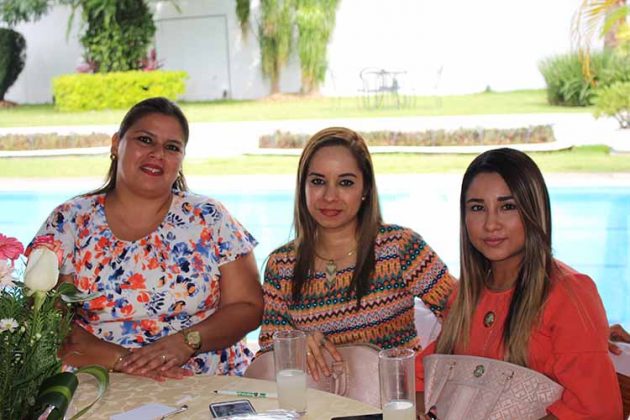Gyna Ramos, Romina Moreno, Candy Reyes.