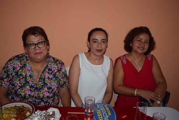 Rocío Ruiz, Roberta Andrade, Petri Álvarez.