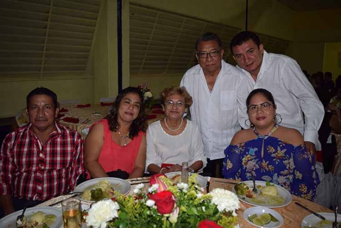 Hernán Gamboa, Martha Díaz, Carlos Murillo, Ruth Moreno, Carlos Murillo, Yesenia Flores.
