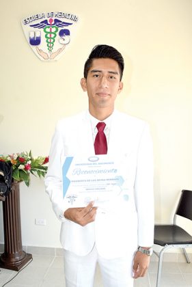 Rigoberto de los Reyes, 2do. Lugar de aprovechamiento.