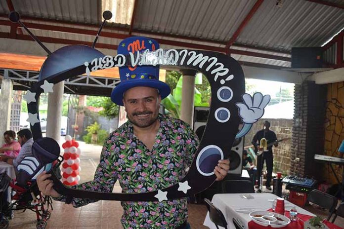 Arturo Córdova, festejó en grande