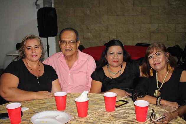Fabiola Mandujano, José Méndez, Claudia Ramírez, Alma González.