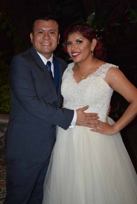 Héctor López & Paola Santiago.