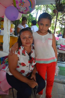 Paola Rivas, Brenda Bartol&oacute;n.