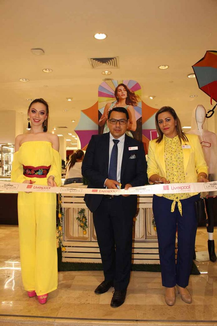 El corte del listón inaugural de ésta celebración a la belleza, estuvo a cargo de: Nancy Ochoa, reina electa de la Expo Feria Tapachula 2019; Aldrin Fernández, gerente de Liverpool; Nydia Carrascosa, jefe del departamento de Cosméticos.