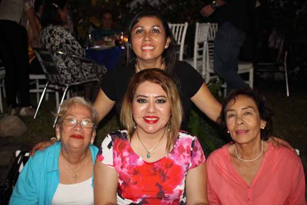 Gladys Trujillo, teresita Chang, Paty Nájera, Rosario Irie.