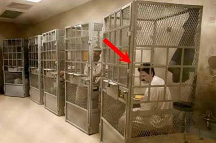 La celda que le espera al “Chapo” Guzmán, donde purgará el resto de su vida, por los diversos cargos que le imputan.