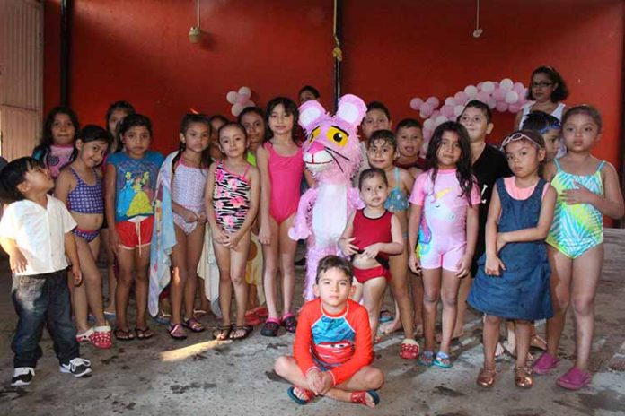 tima FOTO 3 (FÁTIMA) Fátima Salas celebró su cumpleaños con temática de la “Pantera Rosa”