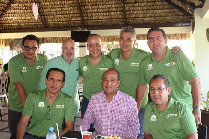 Adolfo Arrazate, Ignacio Castillo, Jorge Peña, Javier Pinto, René Cancino, René Ángel, Jorge Pérez, Juan Pablo Levet, del Comité de Tenis del Club Campestre de Tapachula, organizan el Open Tapachula 2019.