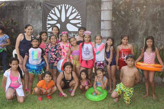 Amiguitos de colegio celebraron con Angie De la Cruz, su noveno aniversario.