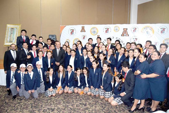 Fueron presentados alumnos del “Instituto Cumbres” que participarán en el Premio Internacional Bachillerato Anáhuac 2019