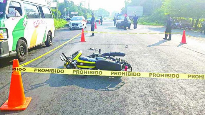 Taxista Impacta a un Menor que Viajaba en Motocicleta