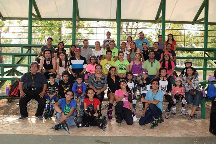 Los integrantes del club de patinaje “Rollerskates”, festejaron su quinto aniversario.