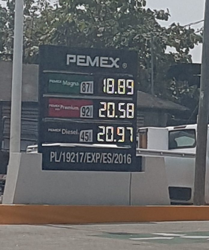 Cotice precios... hoy lunes 29 de Abril del 2019, la gasolinera ubicada en el Boulevard Antiguo Aeropuerto de Tapachula Chiapas, presenta estas tarifas al público.