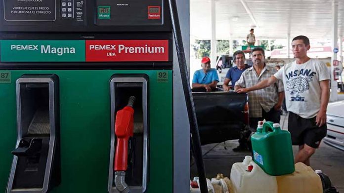 Acusa AMLO a Gasolineros de Altos Precios a Combustibles