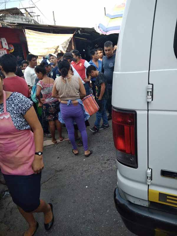Trifulca en Mercado Huixtla por Desalojo de Ambulante