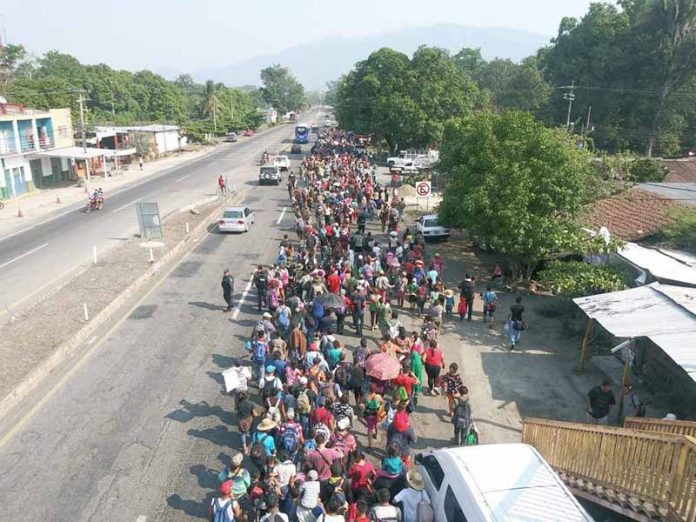 Autoridades Migratorias Atienden a Migrantes en Mapastepec