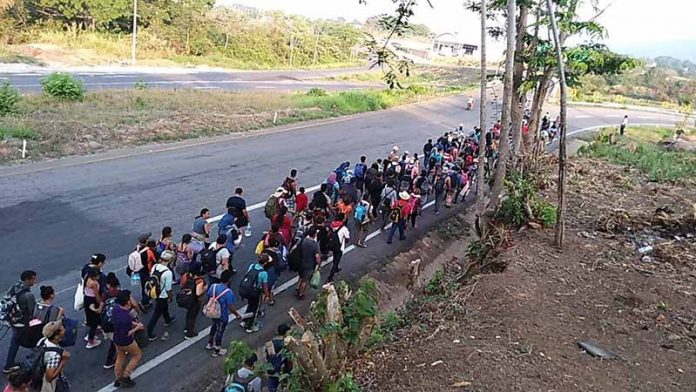 Queda a Dormir la Caravana de Migrantes en Huixtla